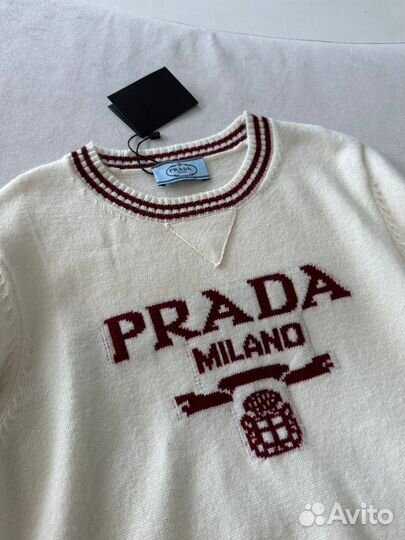 Свитер женский Prada