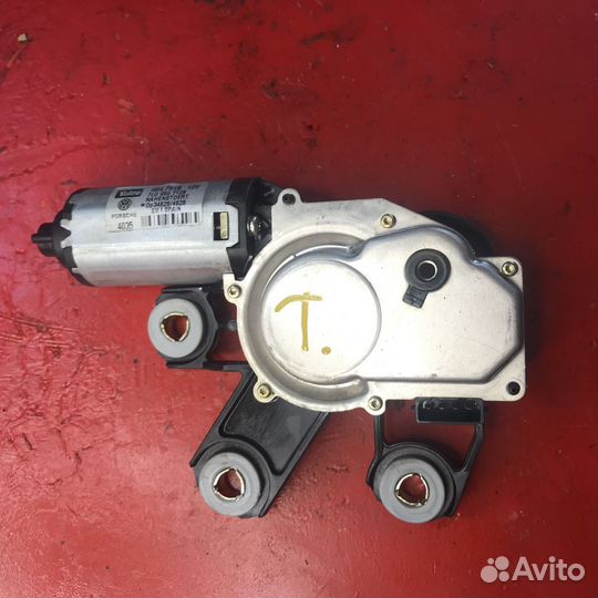 Мотор стеклоочистителя задний Volkswagen Touareg