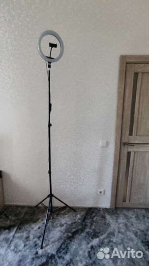Кольцевая лампа со штативом бу