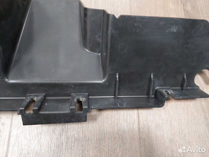 Дефлектор радиатора Volkswagen Touareg 1 2.5D 2008