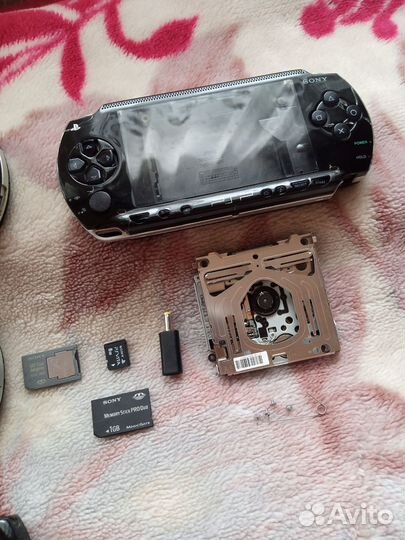 Sony PSP очень много запчастей