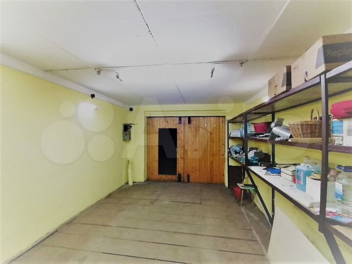 Гараж, > 30 м²
