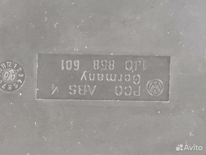 Подстаканник для Volkswagen Bora(Jetta) 1J0858601D