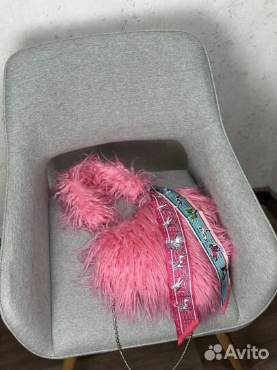 Пушистая сумка сердце