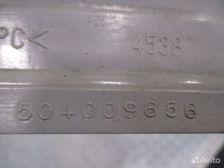 Рамка верхней кансоли Iveco 504009656