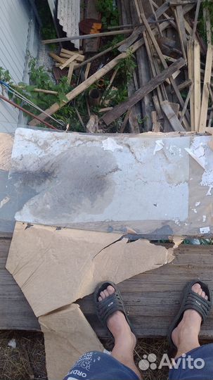 2 лобывых стекла,вроде от москвича 312