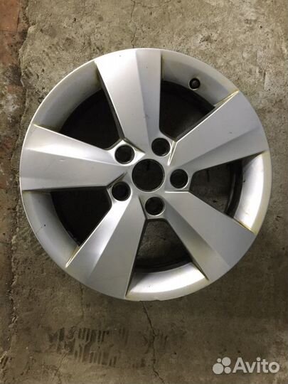 Диск литой R16 Skoda Octavia A7 5E0601025CD