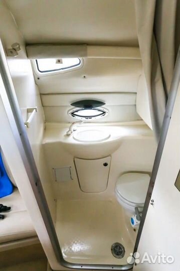 Катер каютный Chaparral 260