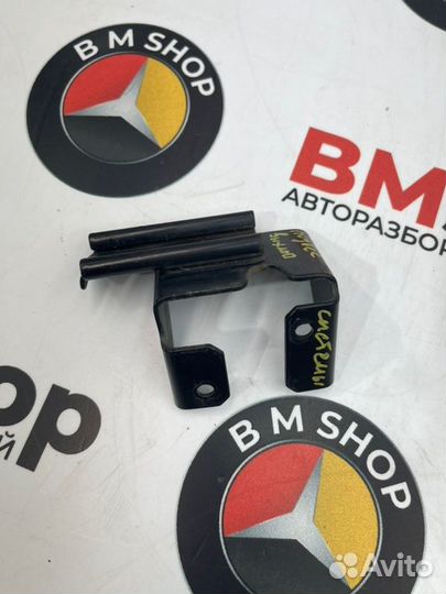 Крепление глушителя Mercedes-Benz V230 W638