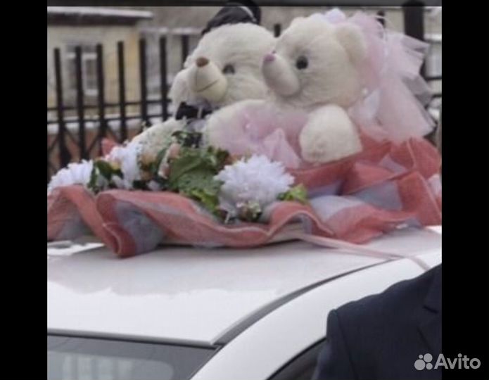 Свадебное украшение на машину