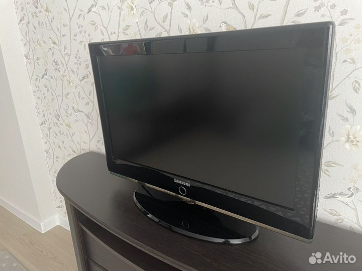 Телевизор ЖК samsung 32