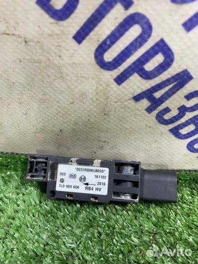 Датчик airbag Volkswagen Touareg кроссовер 3.2 V6