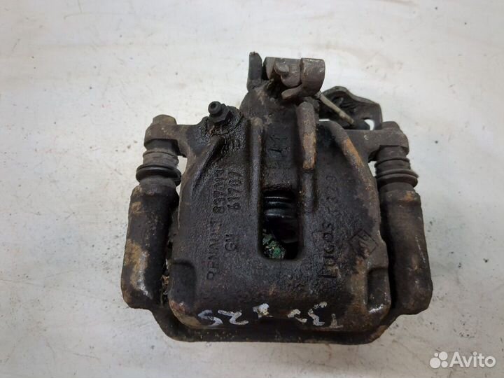 Суппорт Opel Vivaro, 2016