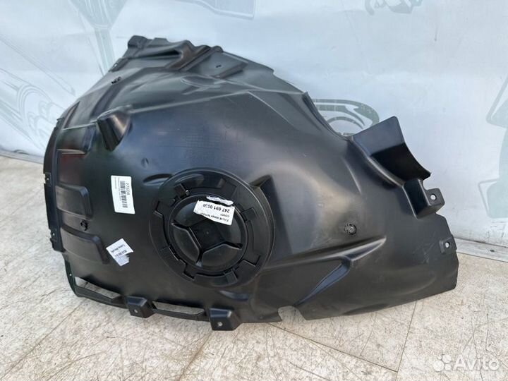 Подкрылок передний левый средняя часть Mercedes