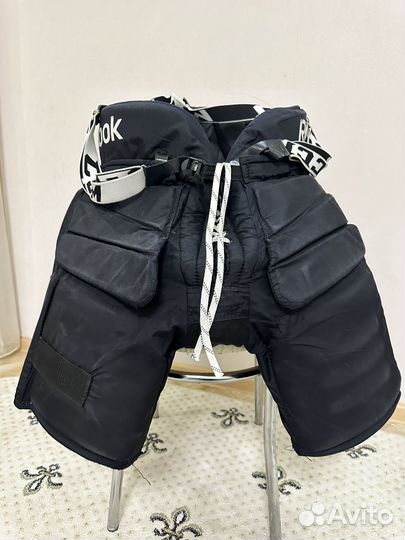 Вратарская хоккейная экипировка