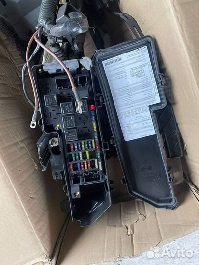 Подкапотная коса volvo, 30679589