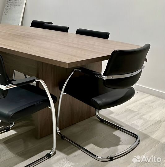 Стол офисный переговорный