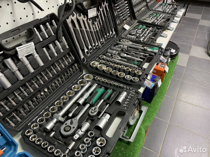 Набор инструментов ключей новые к4