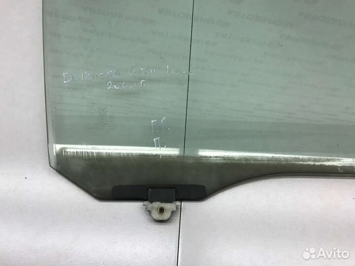 Стекло переднее правое Daihatsu Gran Move 2000 г