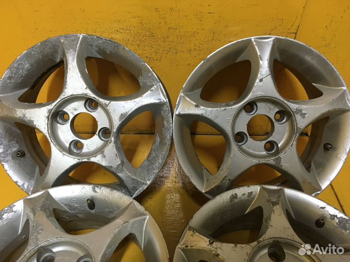 Есть трещина. 4 шт. Диски 14 4х100 DIA 60,1