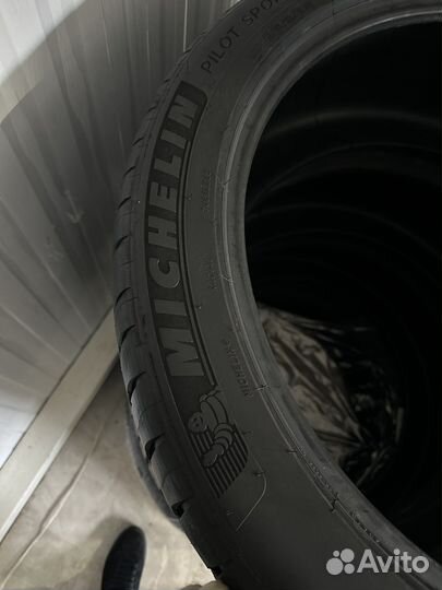 Michelin Pilot Sport 4 S 285/40 R23 111Y