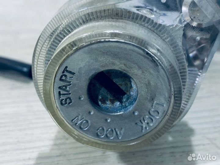 Замок зажигания Hyundai Santa Fe 2000