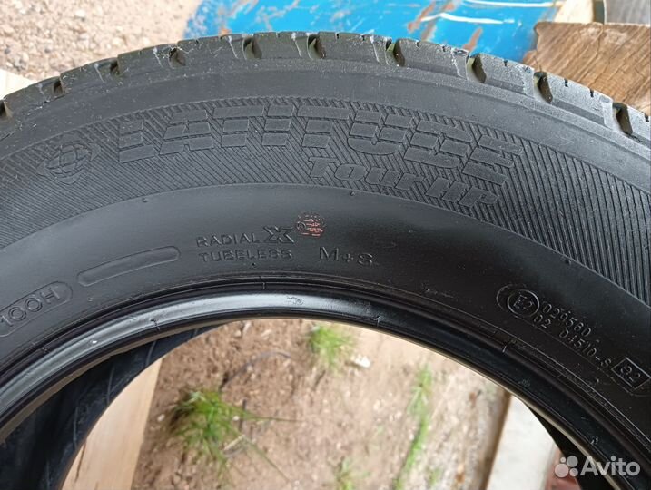 Michelin Latitude Tour HP 215/70 R16 100H