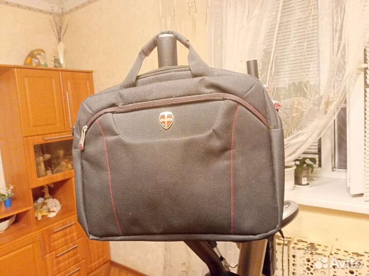 Сумка для ноутбука, почти не использовалась