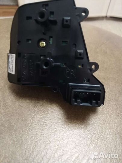 Продам правый блок кнопок руля на Солярис 2 2020г