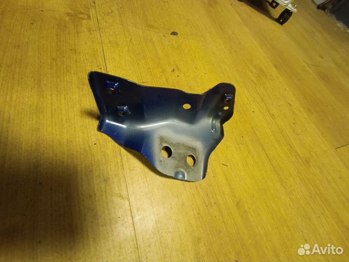 Кронштейн переднего левого крыла hyundai solaris 1
