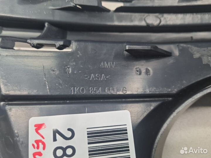 Заглушка п т фары в бампере левая Volkswagen Golf