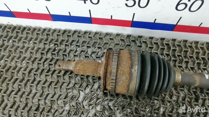 Полуось передняя левая (приводной вал, шрус)