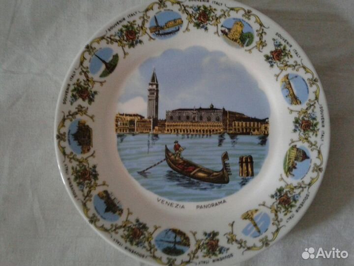 Тарелки декоративные настенные и на подставках