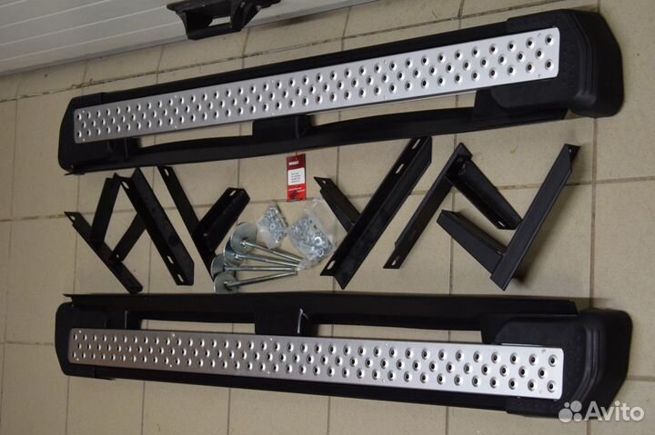 Toyota Rav-4 (5двере) 2000-2005 г. Пороги новые