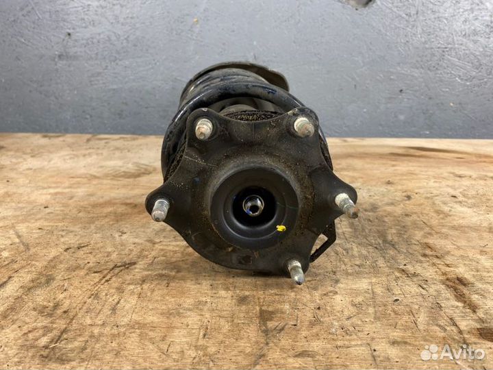 Передний Правый Амортизатор Honda CR-V 4 RM