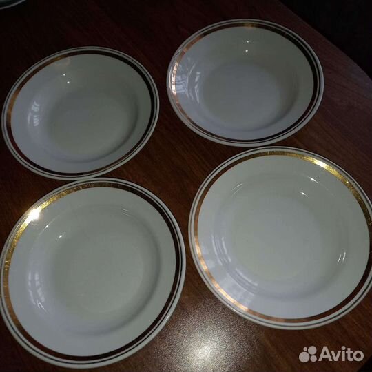 Тарелки, блюдца