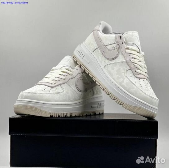 Кроссовки Nike Air Force 1 Lux