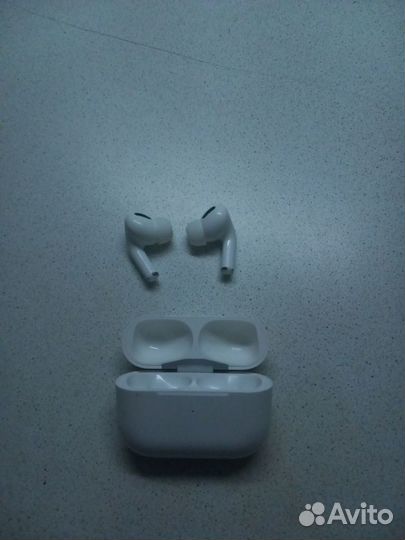 Беспроводные наушники apple airpods