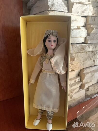 Кукла фарфоровая коллекционная