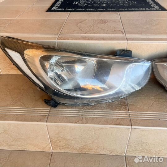 Фары на hyundai solaris 1 б/у (комплект)