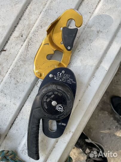 Спусковое устройство petzl rig