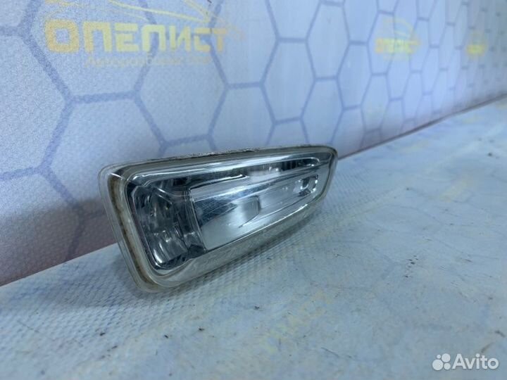 Поворотник в крыле передний правый Opel Astra J