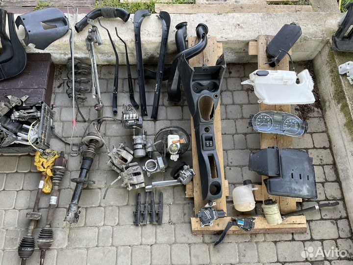 Запчасти на Nissan Almera g15 Renault logan