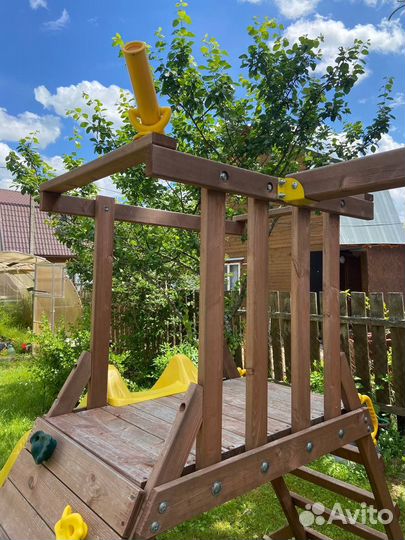 Детская игровая площадка с горкой