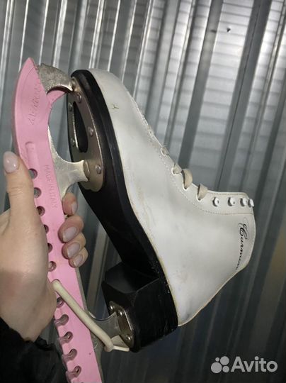 Коньки фигурные женские 38 размер