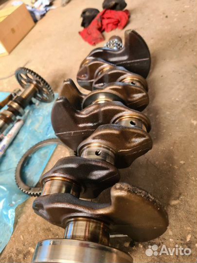 Коленвал Skoda Yeti cbzb 2011