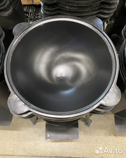 Казан чугунный 16 литров с печкой очагом обожжен