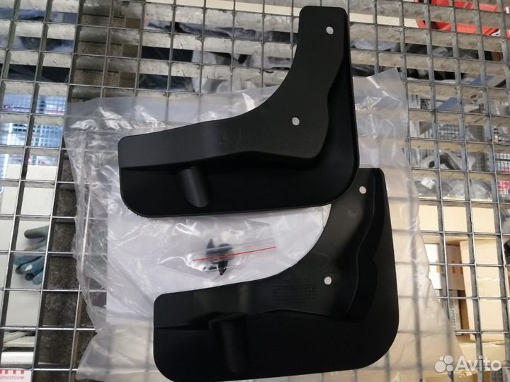 Комплект передних брызговиков Mосквич 6 D98010001F