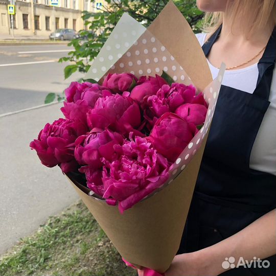 Букет свежих пионов