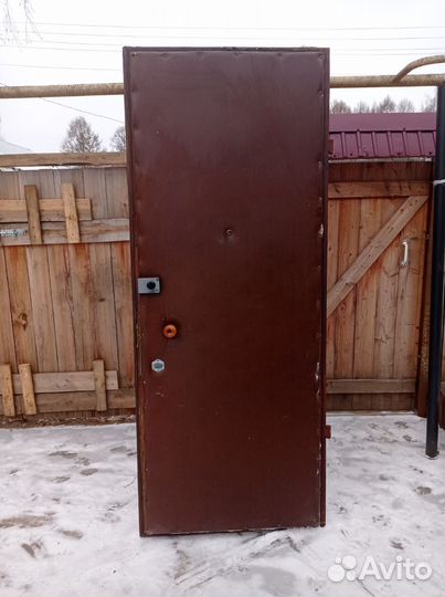 Дверь входная металлическая